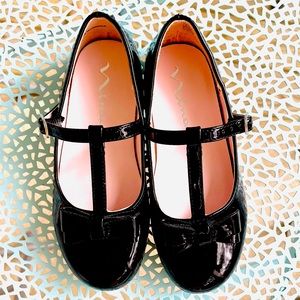🌻 NWOT Little Girl Nina MaryJane flats, size 11